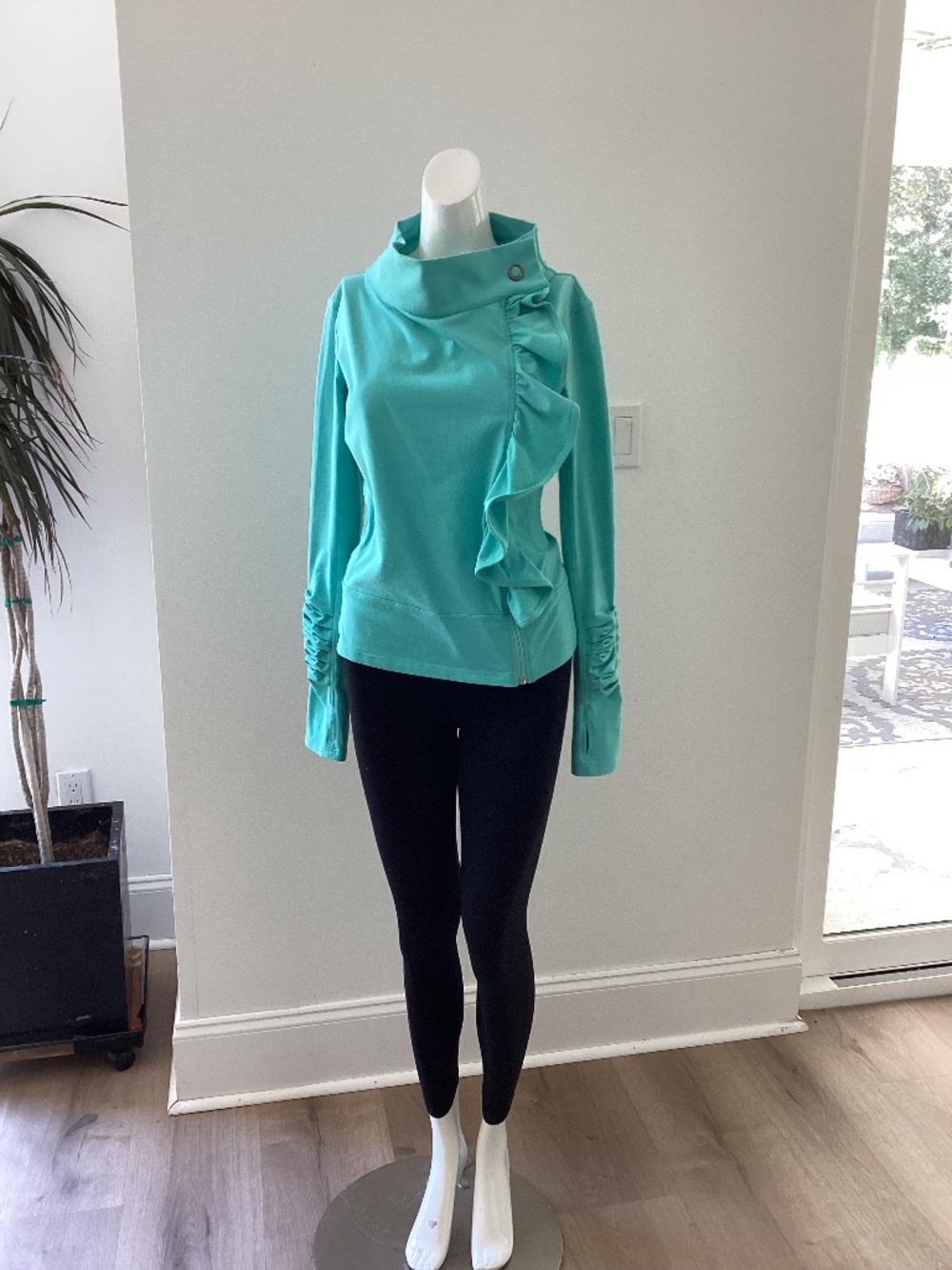 KARMA San Suu ruffle Sz M Zip jacket Blue Aqua Workout SWEATSHIRT Top